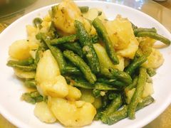 土豆烩四季豆-月圆霖特色农家乐