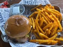 -TRIPS BURGER(大钟寺店)
