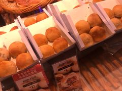 鲜肉月饼-巴黎贝甜(大宁国际商业广场店)