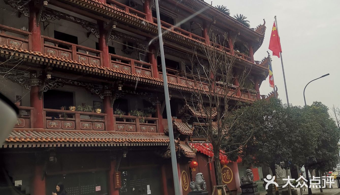 南滨路钟楼广场