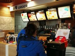 -麦当劳(虹梅路地铁站店)
