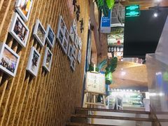 -新华里咖啡书吧(新华书店小寨店)