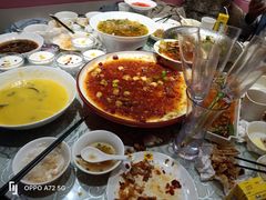 -巴特餐饮6加1音乐餐吧·新疆菜