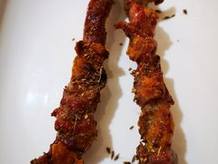 烤羊肉串-洞庭洲·防空洞火锅·烧烤·铜锅涮肉(新百广场店)