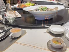 -鞍山大白鲨美食酒店