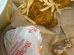 -麦当劳(深圳北站B2检票口楼上)