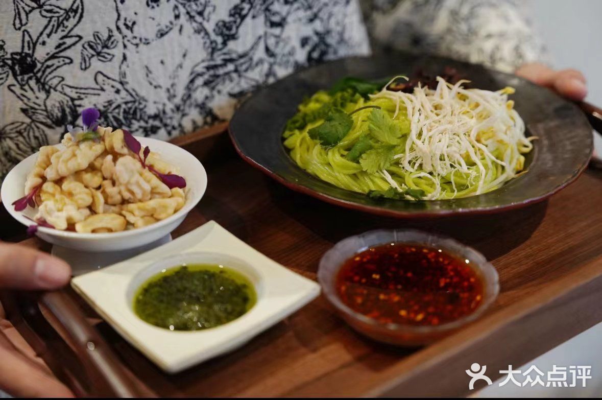 四方食事，不过一碗人间烟火