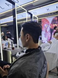 -藤野造型烫发染发