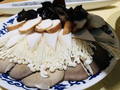 -东镇老火锅(长春路首店)