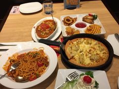 -必胜客(WOW中心城店)