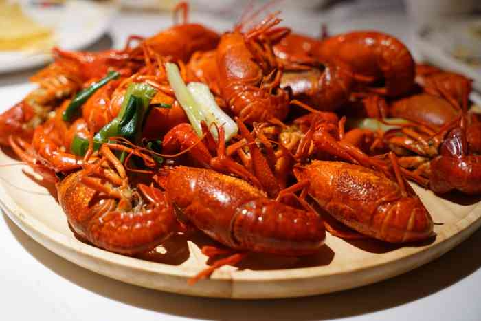 王红军龙虾香辣蟹(新民路超级店)-"位于铁路北街顶头,位置很好找.