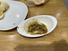 猪肉韭菜包-老陶包子铺(南大西南村店)