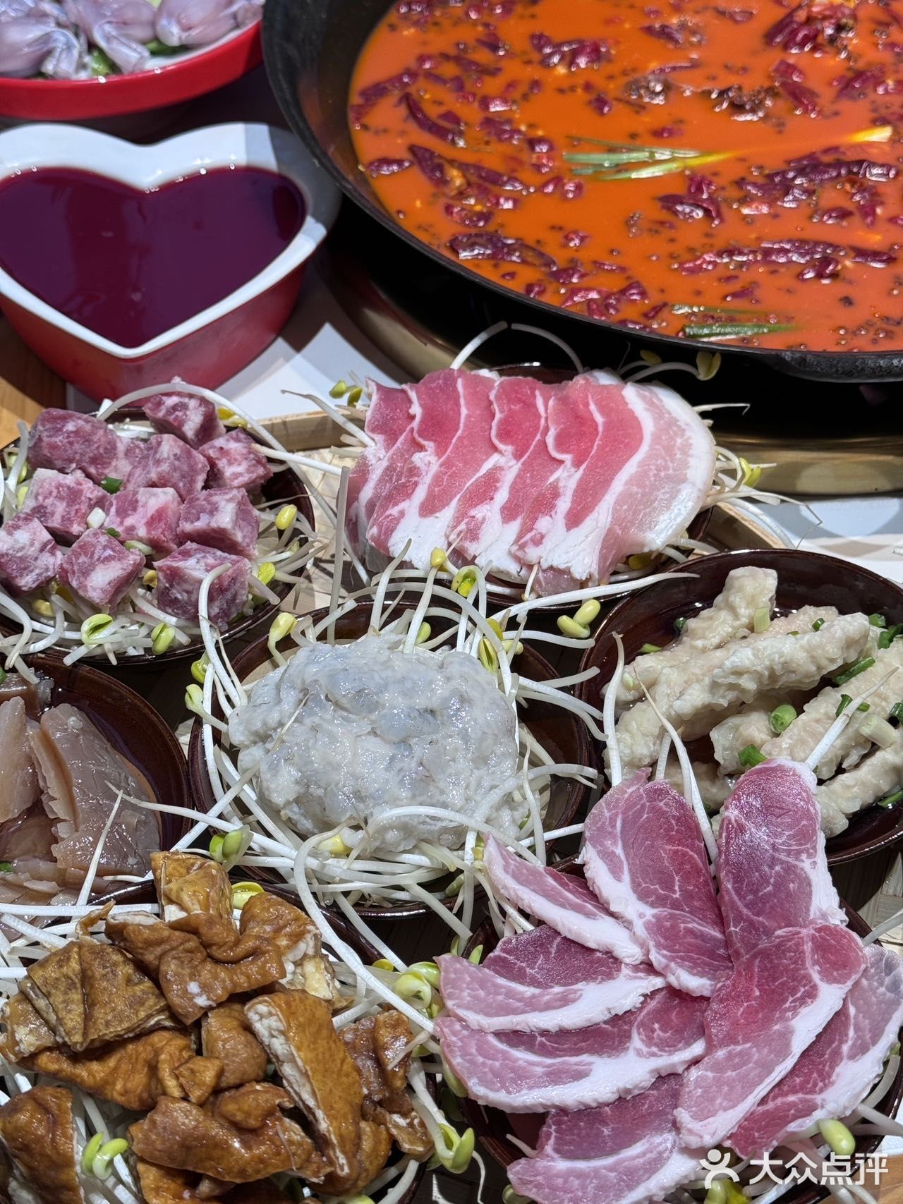 聊聊天喝喝酒好巴适 简直就是年轻人的深夜食堂