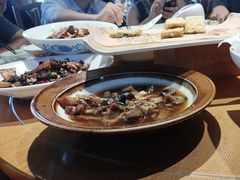 -头上红煨盐鸡·非遗院子餐厅