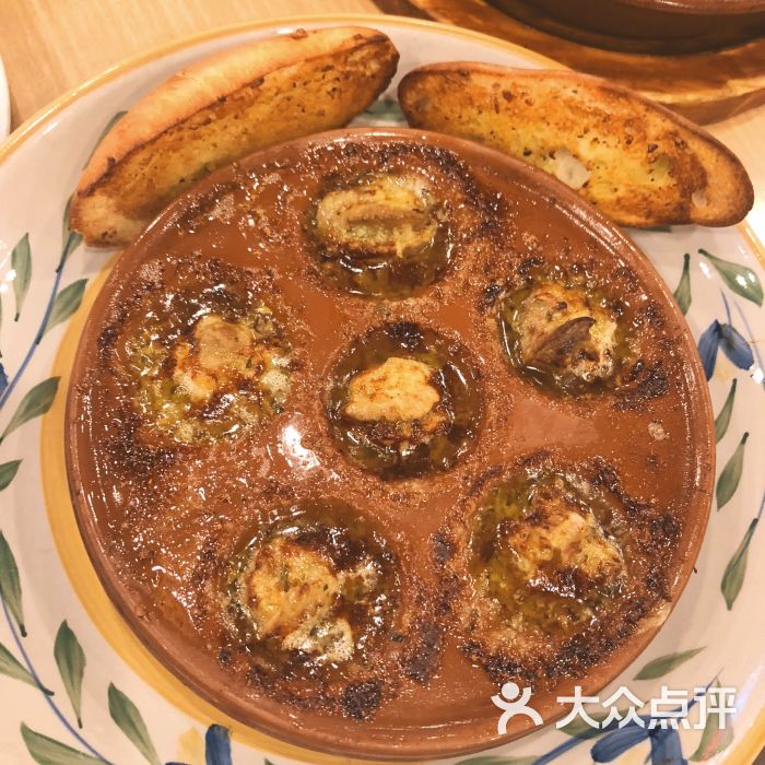 萨莉亚意大利餐厅(巴黎春天淮海店)-蒜香蜗牛配面包图片-上海美食-大