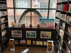 -钟书阁(松江泰晤士小镇店)