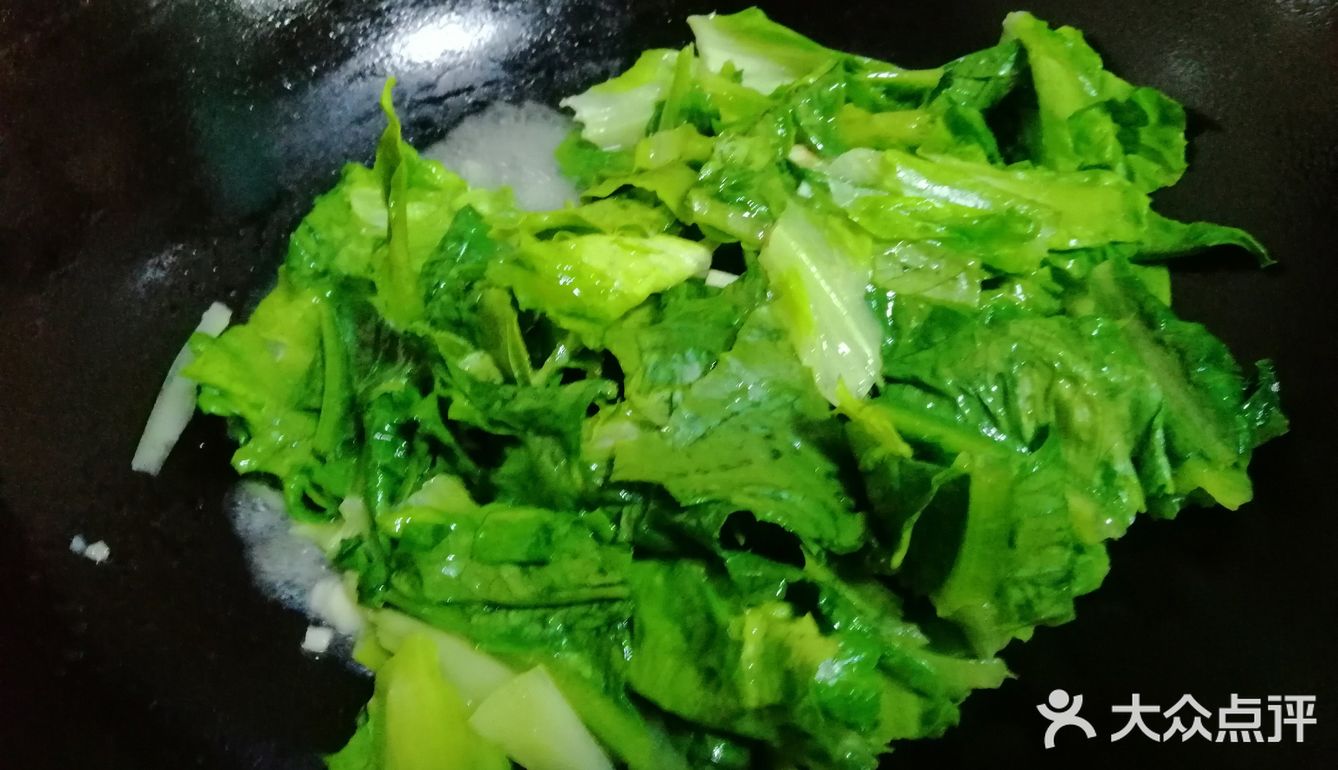 秋季的蔬菜不比春夏差，最爱香软的～清炒油麦菜！