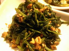 果仁菠菜-管氏翅吧(地安门创始店)