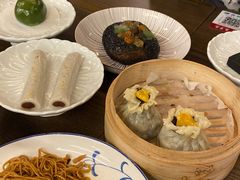 咸蛋黄乌米烧麦-佬泰丰斋· 乌镇茶食餐厅