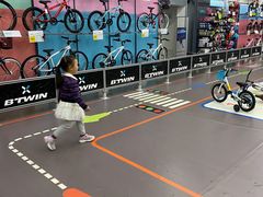 -迪卡侬(西华店)