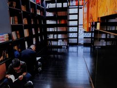 -钟书阁(松江泰晤士小镇店)