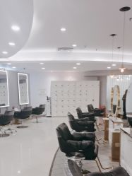 点击看大图 -八佰伴8008星级形象店