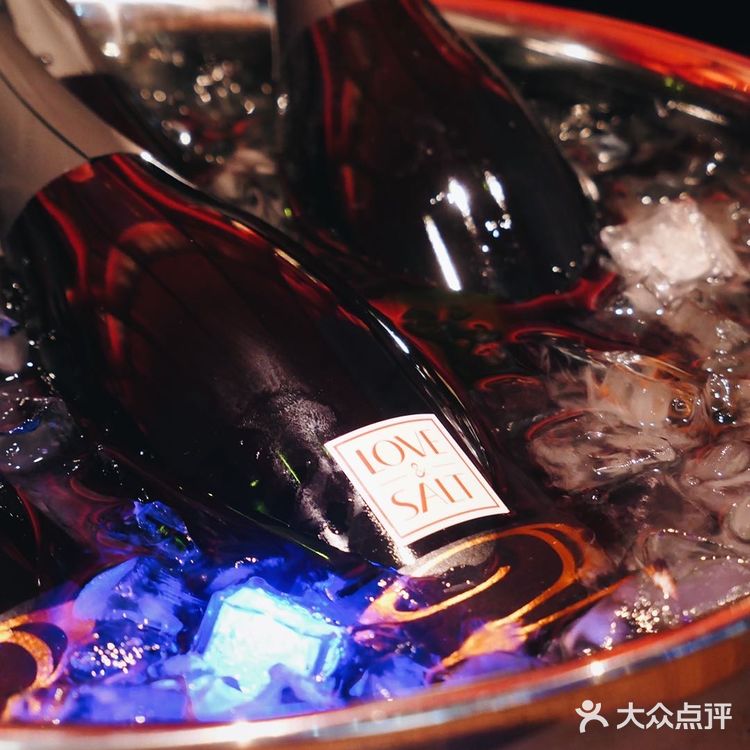 五角场小情侣圣诞约会好去处，先吃个牛排吧