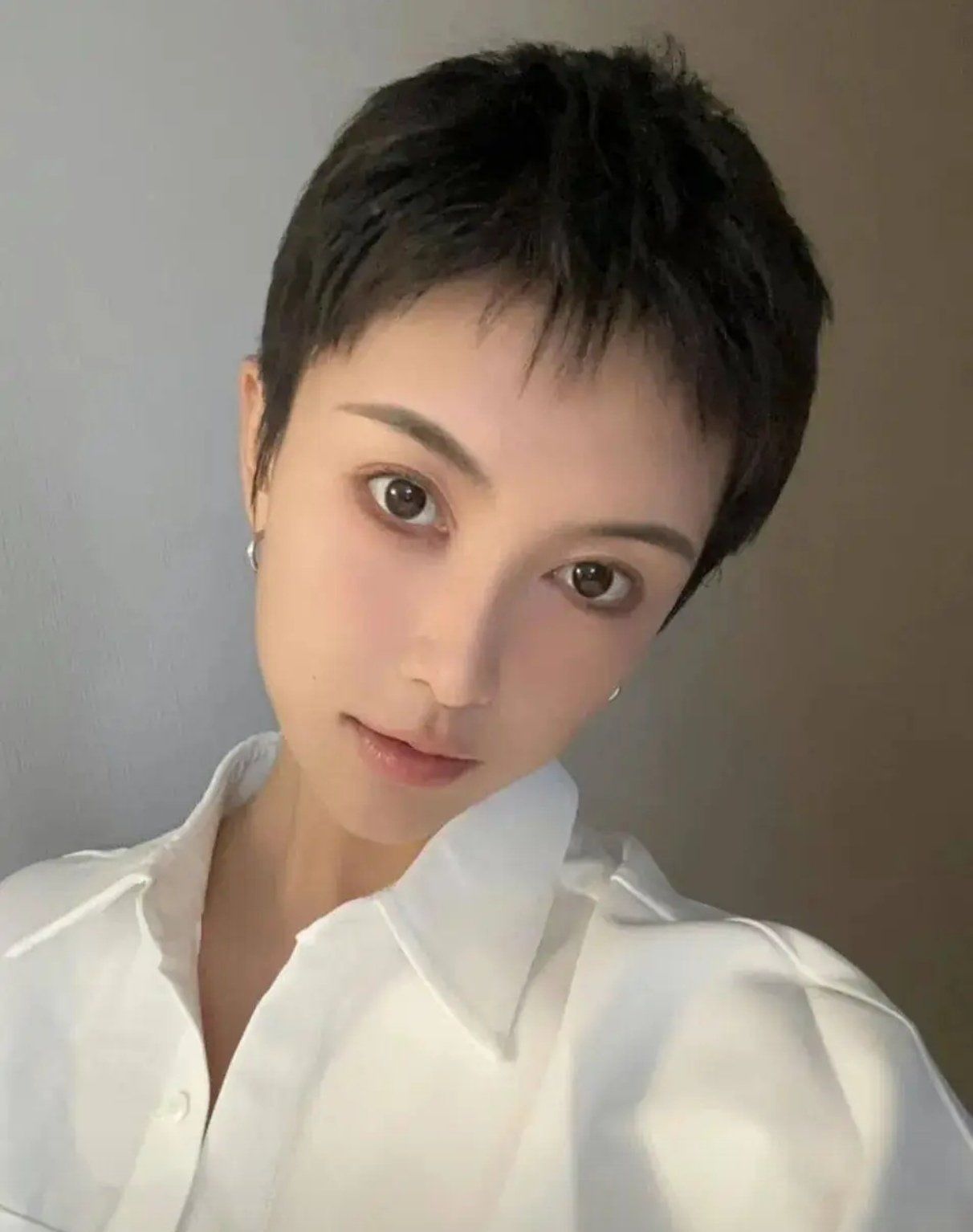 短发女生 干练帅气