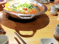 -野山舂·贵州现舂酸汤火锅(鸿通城店)