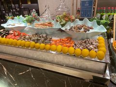 -广州万富希尔顿酒店·感趣自助餐厅·金秋蟹宴生蚝海鲜刺身