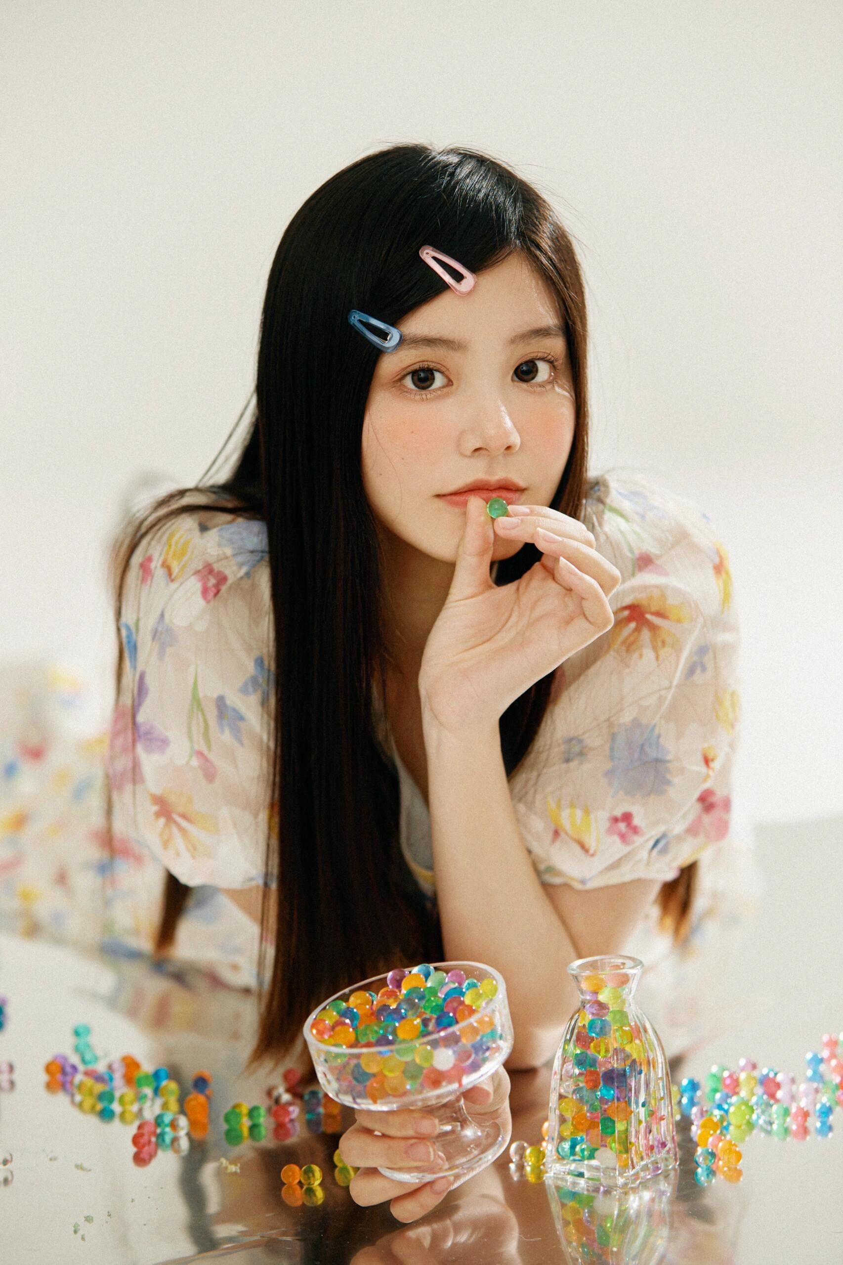 推荐可爱的少女都要拍的一组元气日杂写真
胶片感绝了