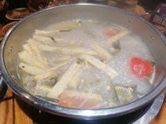-快活林酸汤鱼鲜品火锅店(甲秀楼店)