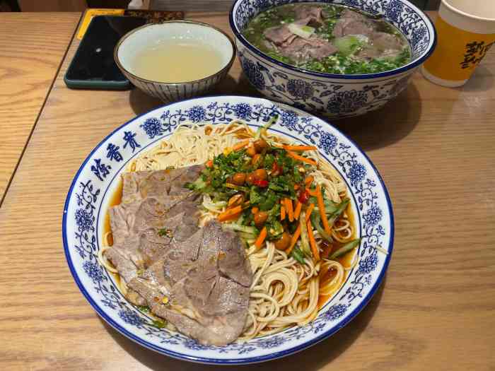 陈香贵·兰州牛肉面(世博源店)-"工作日的中午,出