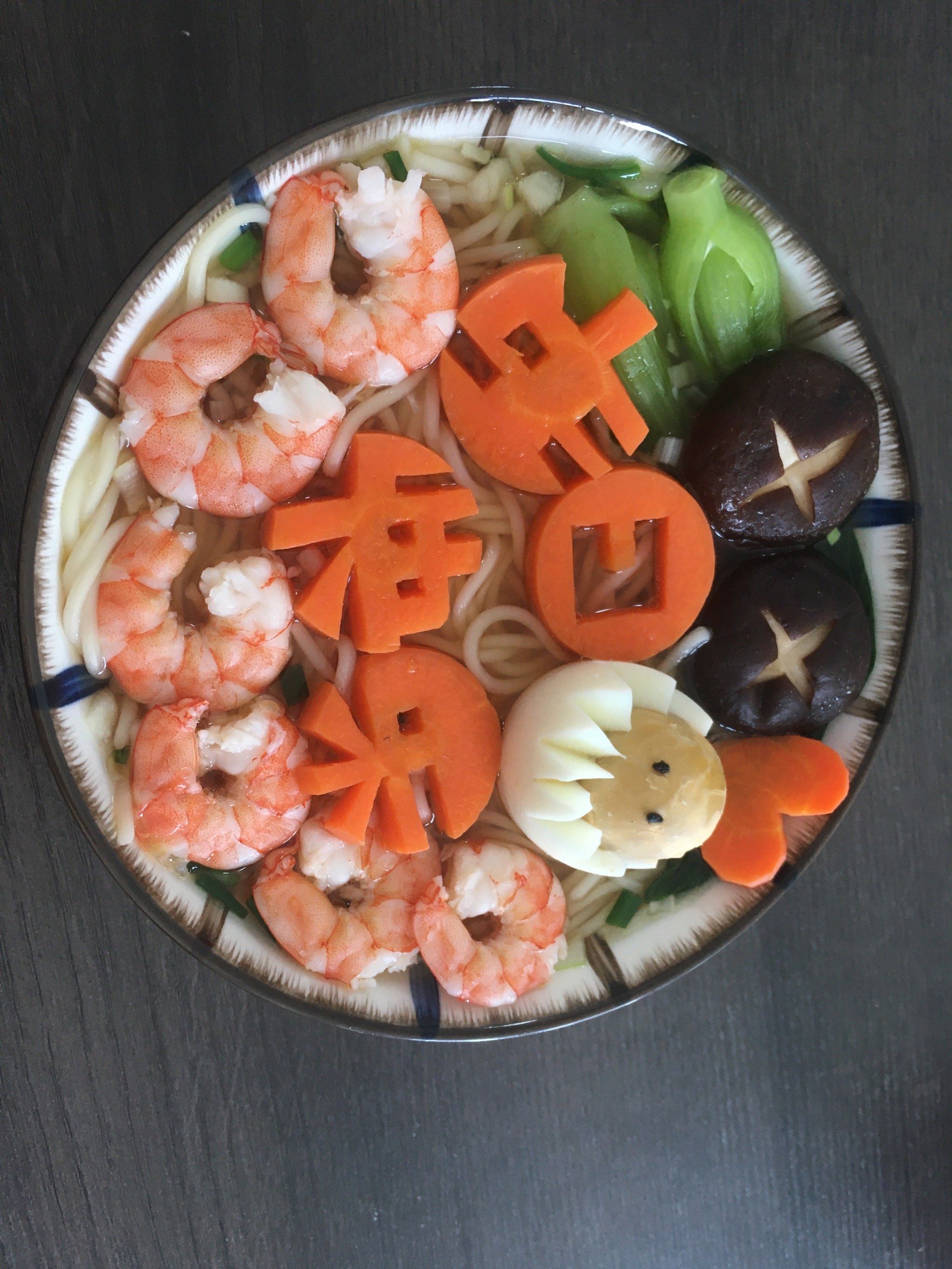 拼图记生活#长寿面 老婆总是时不时的给我惊喜,而我总是在节日,生日上