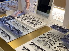 -三目眼镜·蔡司视觉合作店(青浦宝龙店)