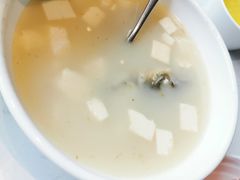 鲜鱼头豆腐汤-峨嵋小镇·川菜(勒泰中心店)