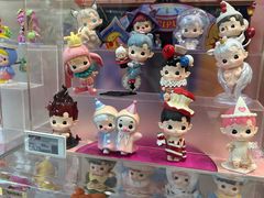 -泡泡玛特POPMART(黄岛新城吾悦店)