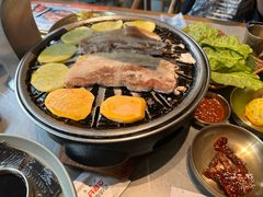 -草家酱蟹炭火烤肉店(珲春南路一店)