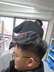 -宫铭烫发染发接发店