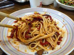 -歹歹的加个面过油肉拌面