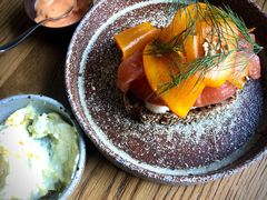 华夫饼配水波蛋烟熏三文鱼-BOR Eatery(安福路店)