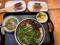 -云阿蛮云南生烫牛肉米线(奉贤路店)