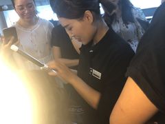 -粤港芭莎美容美发化妆学校
