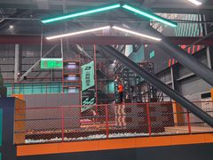 -极限PLAY运动娱乐新世界·团建派对表演休闲馆·室内高空游乐园