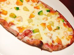 甜菜牛油果鲜虾披萨-JINNS锦时 steak&pizza(浸信会礼拜堂旧址店)