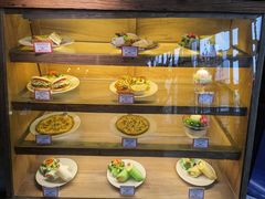 面包甜点陈列柜-漫咖啡(沙龙汇店)