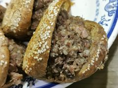 烧饼夹牛肉-老爆肚满五香烧牛羊肉