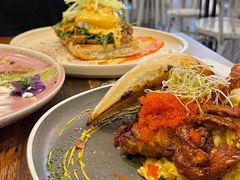 -FLOVIE FLORIST CAFE