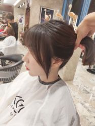 -AKOZO Beauty Salon