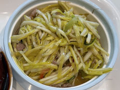 韭黄炒肉丝-66梧桐院·天平邻里汇(乌鲁木齐南路店)